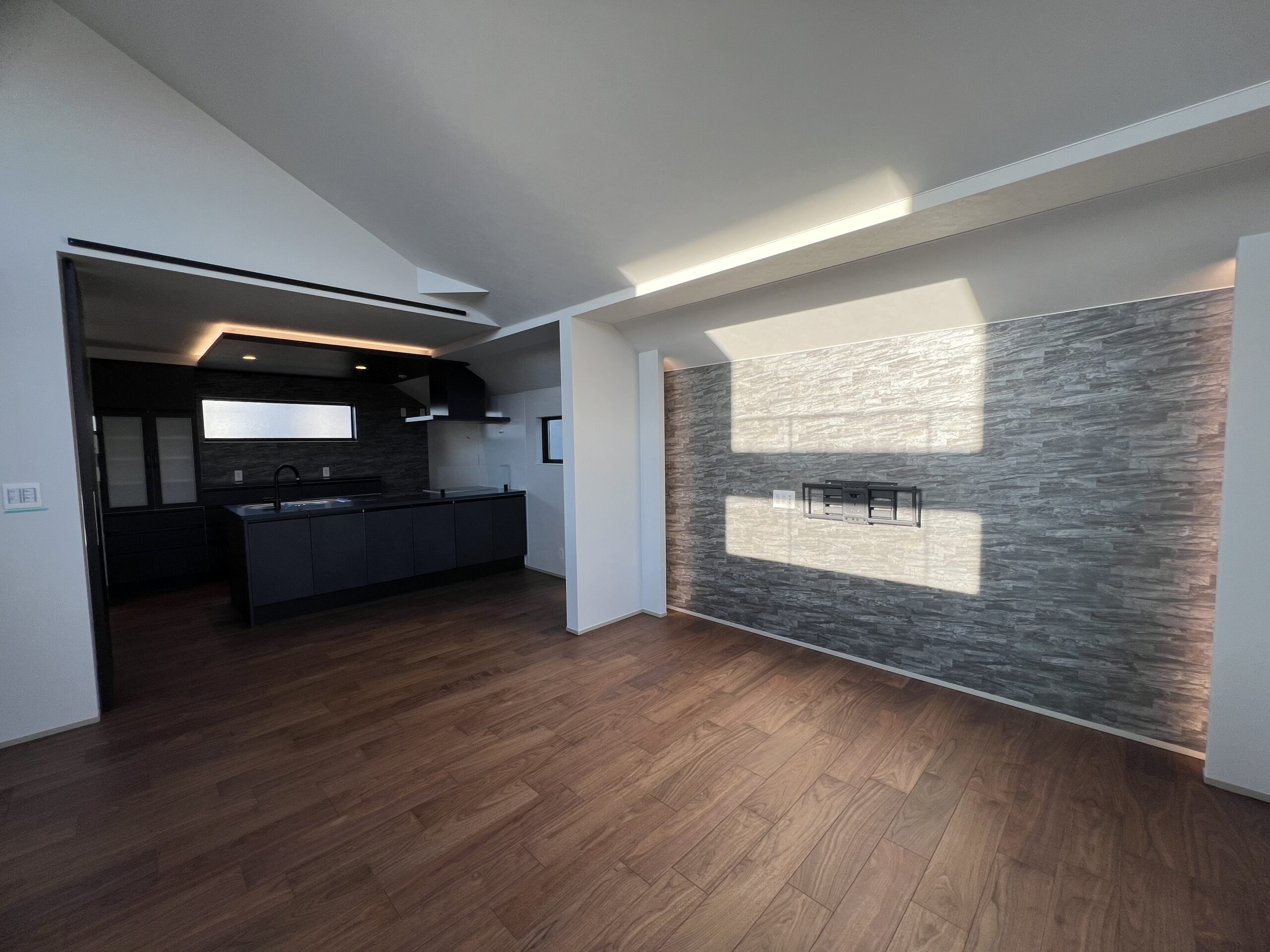 家族の笑顔が集う、穏やかな空気に包まれた住まい